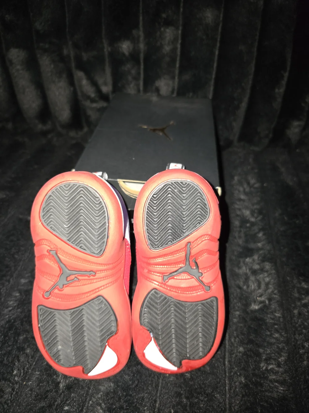 Jordan Kids Low-Top Sneakers in White, Red & Black